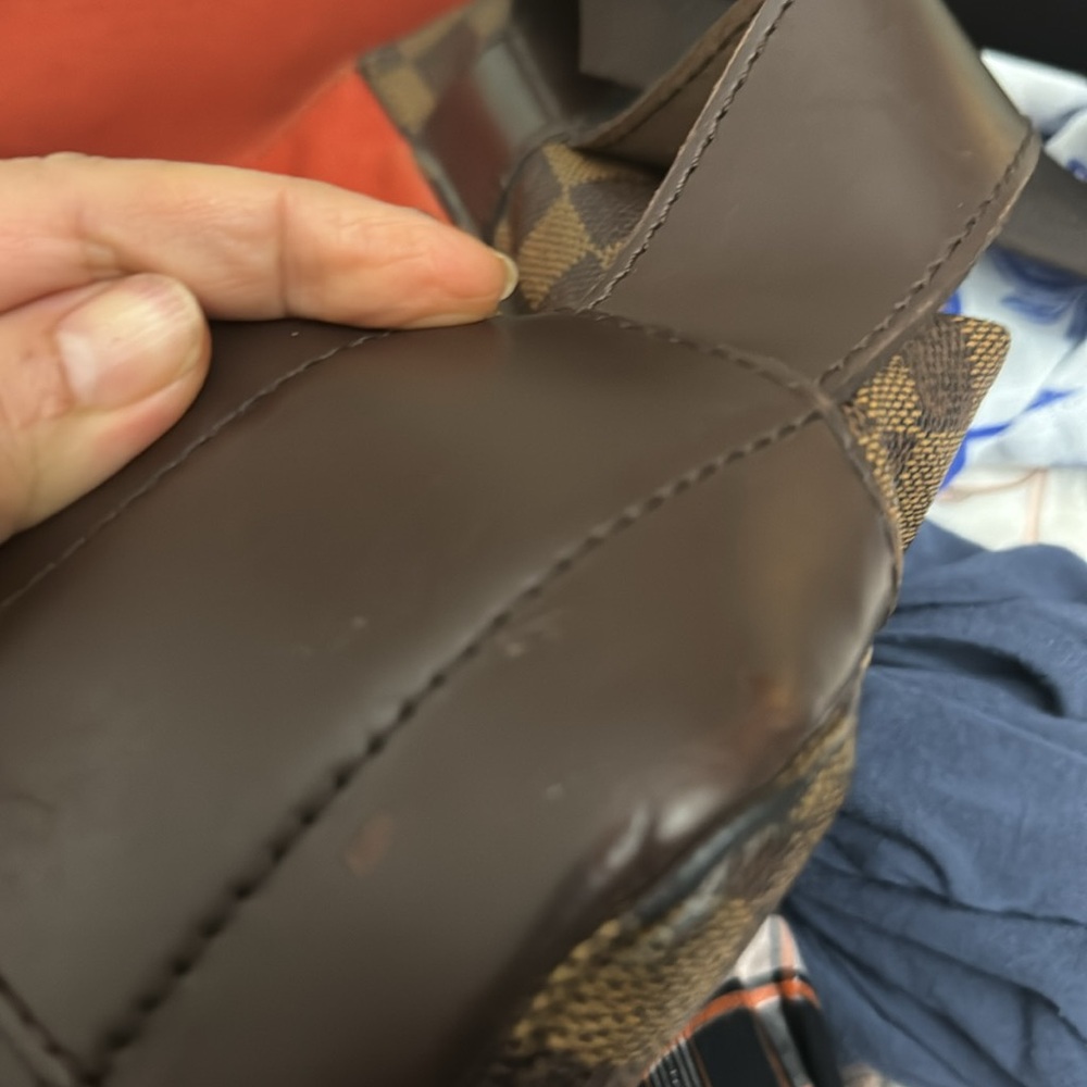 Authentic LV Messenger - Picture 10 of 10